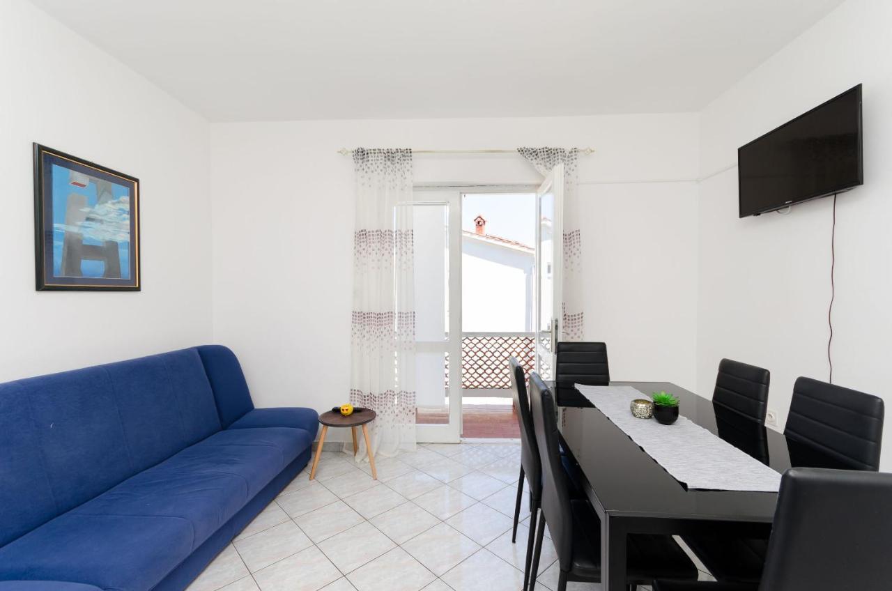 Apartments Luka Supetarska Draga Ngoại thất bức ảnh
